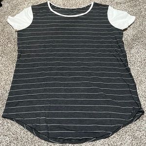 Lululemon gray and white t-shirt 6